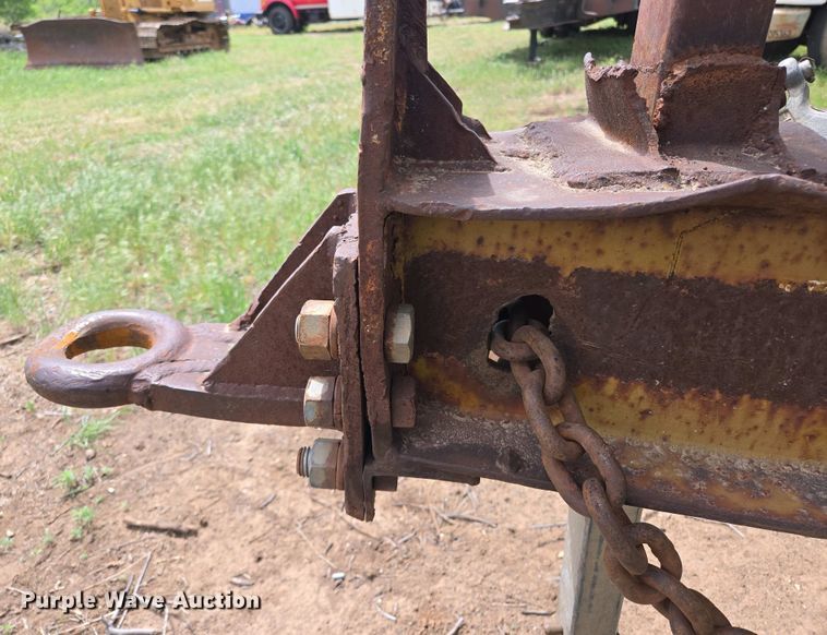 image for item EL2010 Hyster HP15T tilt deck equipment trailer