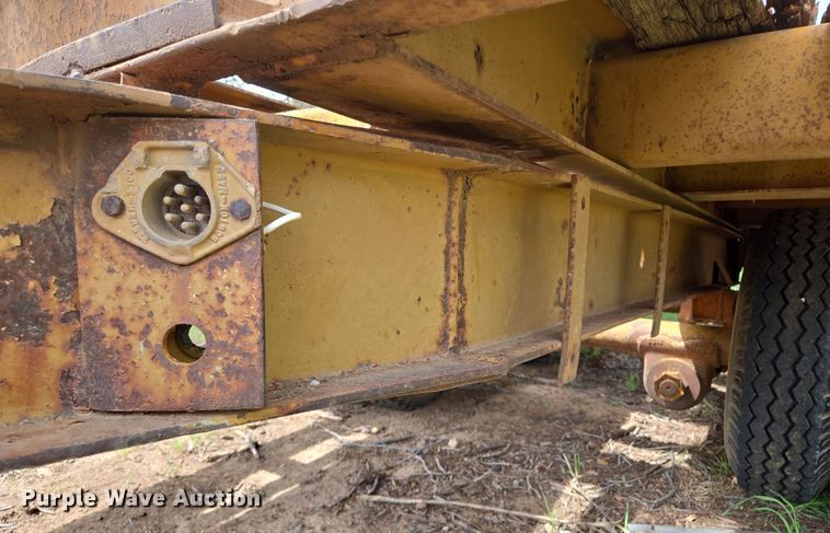 image for item EL2010 Hyster HP15T tilt deck equipment trailer