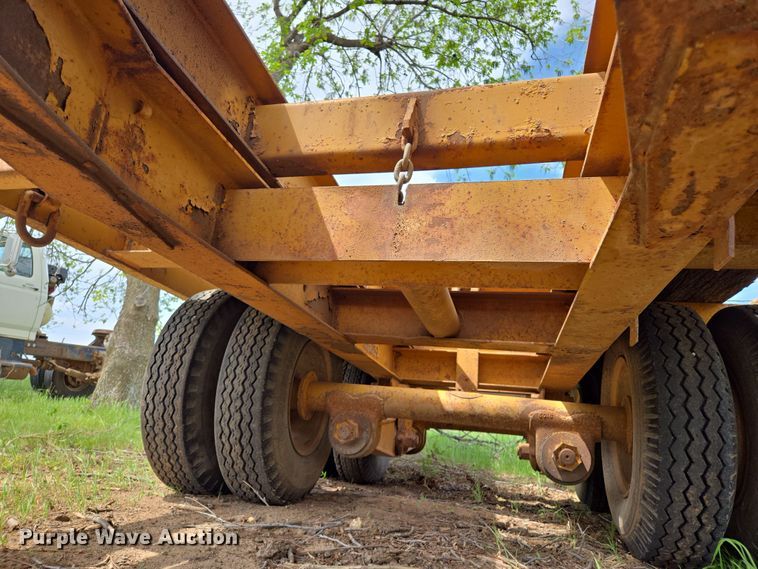 image for item EL2010 Hyster HP15T tilt deck equipment trailer
