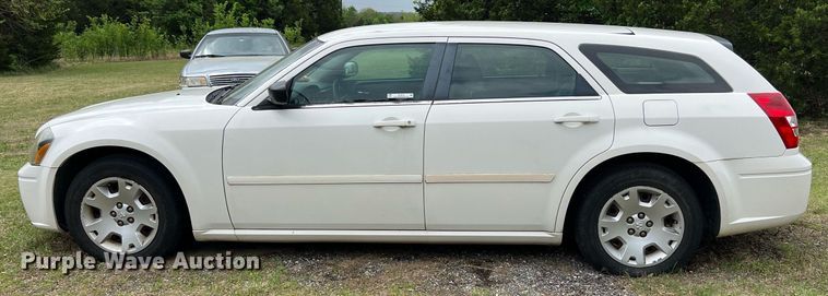 image for item EL2013 2006 Dodge Magnum 