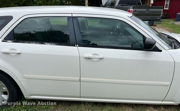 image for item EL2013 2006 Dodge Magnum 