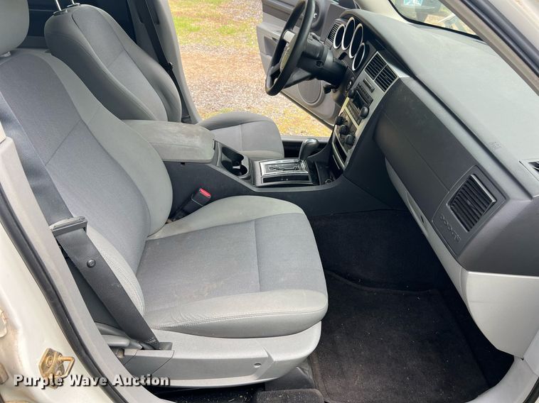 image for item EL2013 2006 Dodge Magnum 