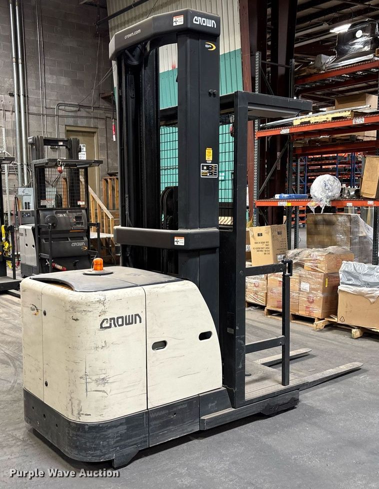 image for item EL5997 2016 Crown SP3520-30 order picker