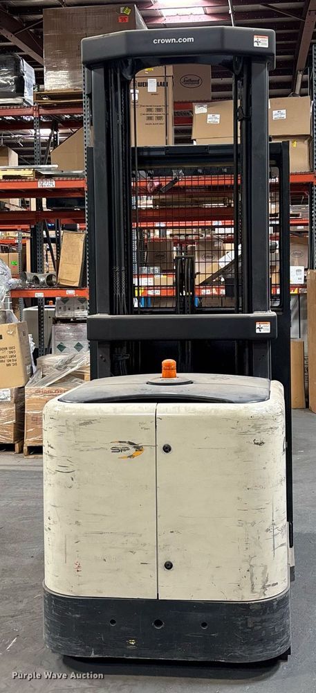 image for item EL5997 2016 Crown SP3520-30 order picker