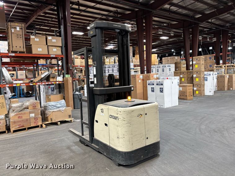 image for item EL5997 2016 Crown SP3520-30 order picker