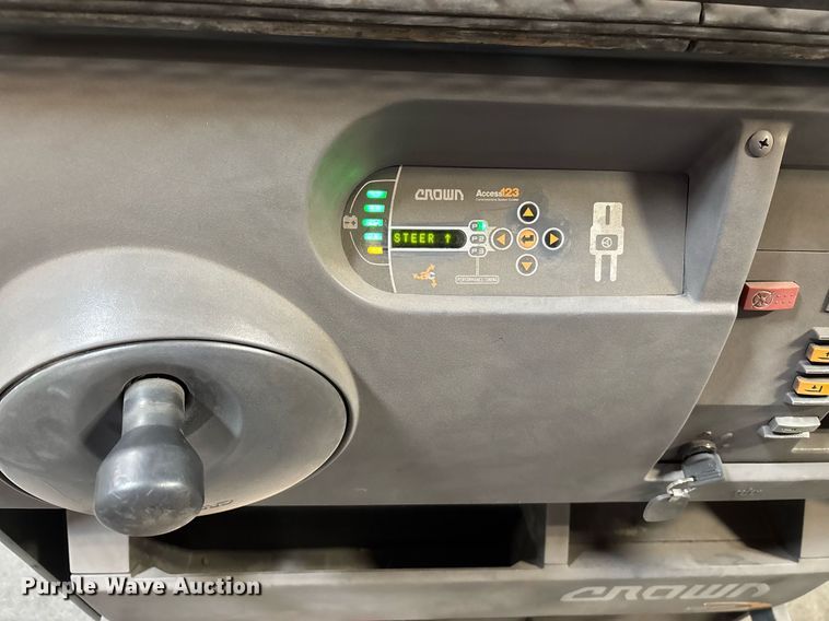 image for item EL5997 2016 Crown SP3520-30 order picker