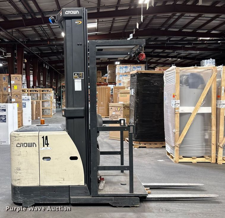 image for item EL5998 2016 Crown SP3520-30 order picker