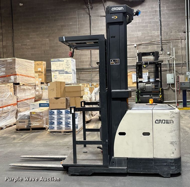 image for item EL5998 2016 Crown SP3520-30 order picker