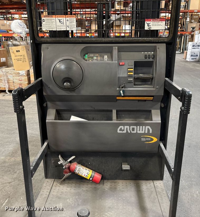 image for item EL5998 2016 Crown SP3520-30 order picker