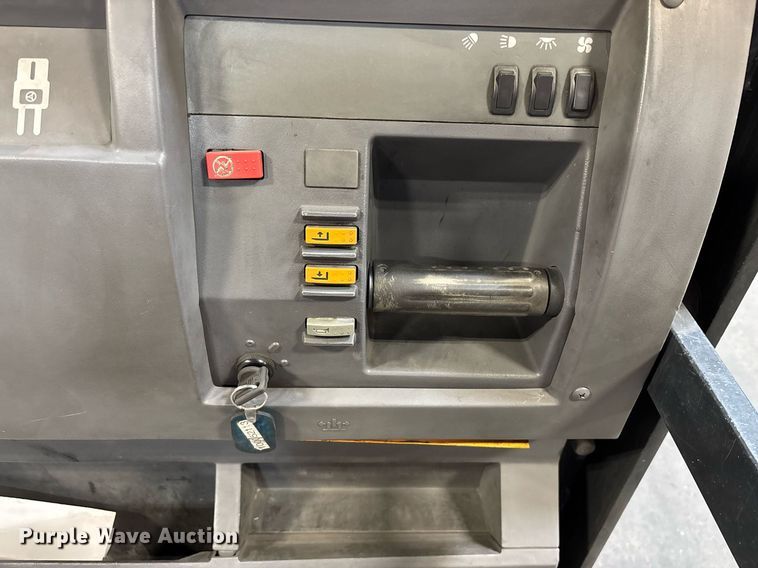 image for item EL5998 2016 Crown SP3520-30 order picker