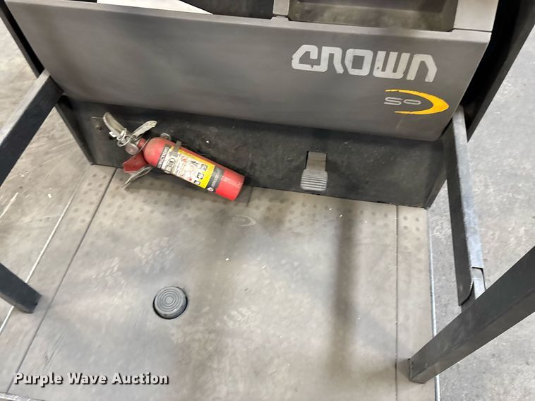 image for item EL5998 2016 Crown SP3520-30 order picker