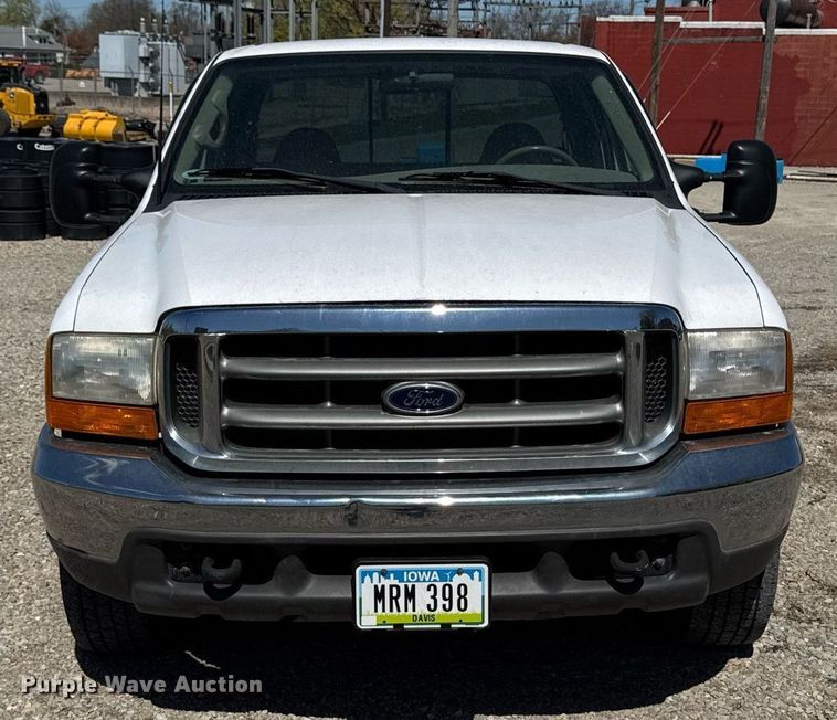 image for item EM3817 2000 Ford F250 Super Duty SuperCab pickup truck