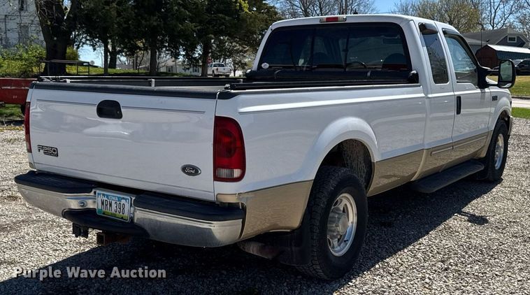 image for item EM3817 2000 Ford F250 Super Duty SuperCab pickup truck