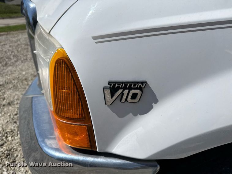 image for item EM3817 2000 Ford F250 Super Duty SuperCab pickup truck