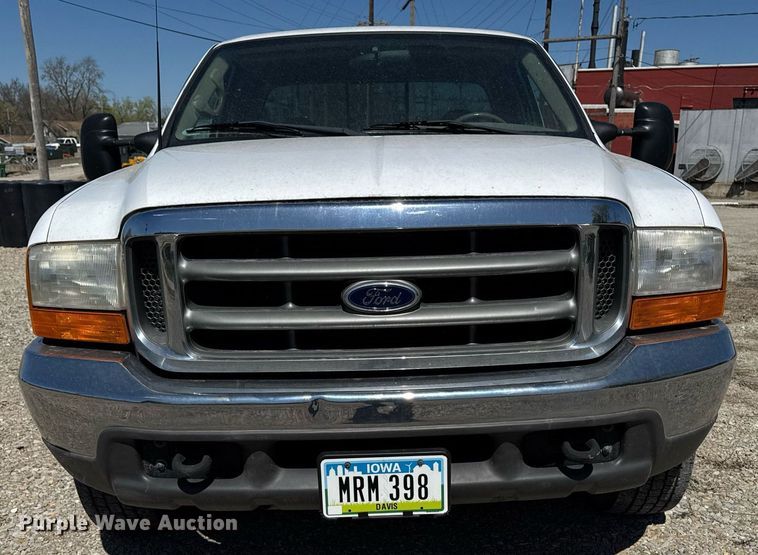 image for item EM3817 2000 Ford F250 Super Duty SuperCab pickup truck