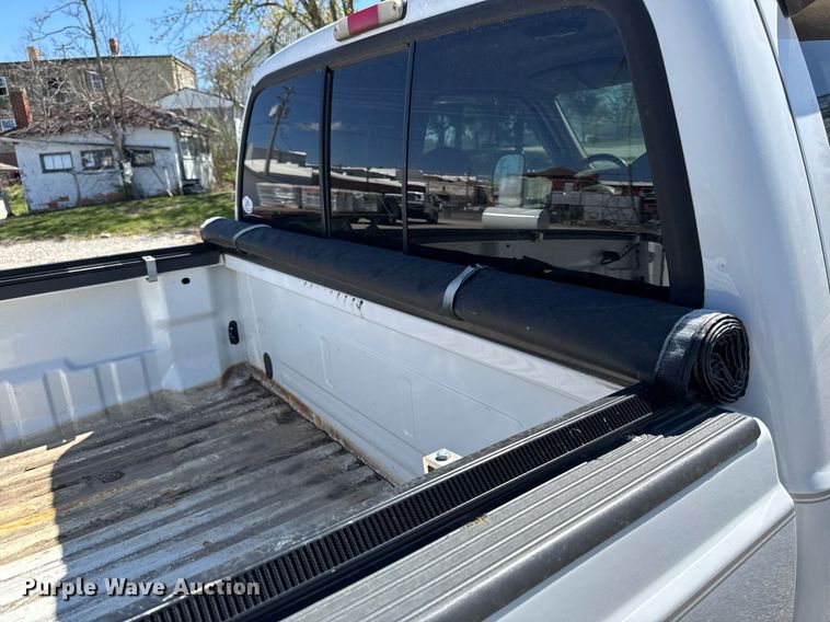 image for item EM3817 2000 Ford F250 Super Duty SuperCab pickup truck