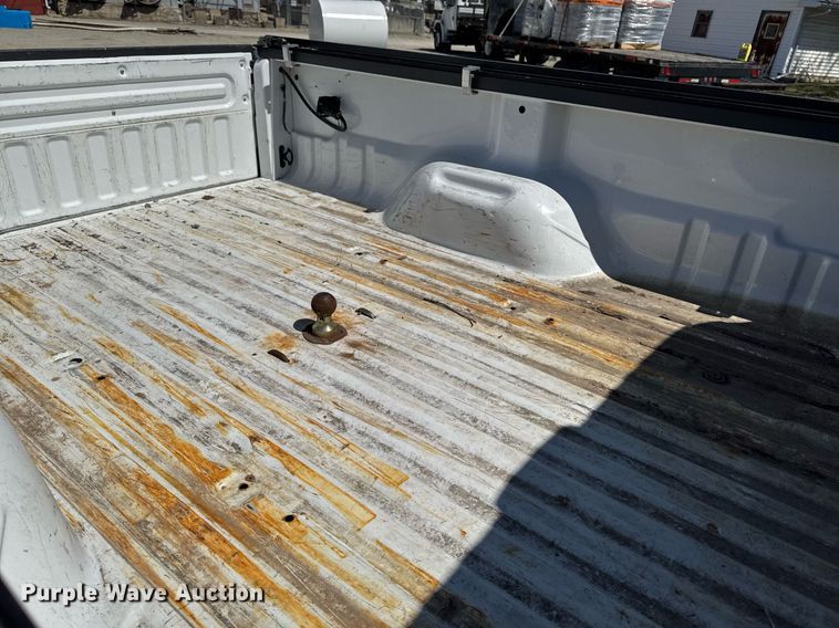 image for item EM3817 2000 Ford F250 Super Duty SuperCab pickup truck