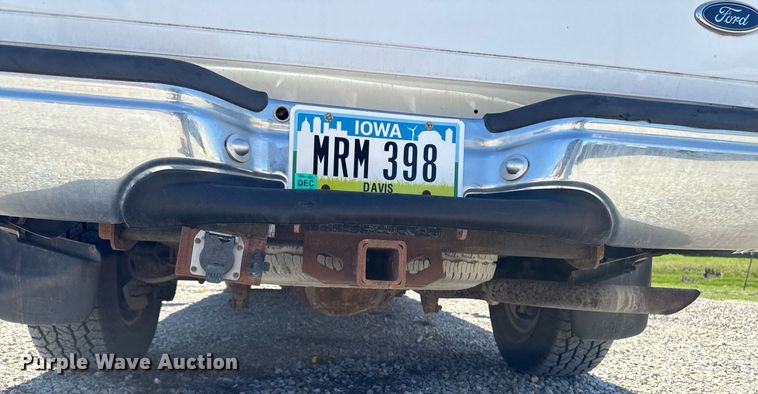 image for item EM3817 2000 Ford F250 Super Duty SuperCab pickup truck