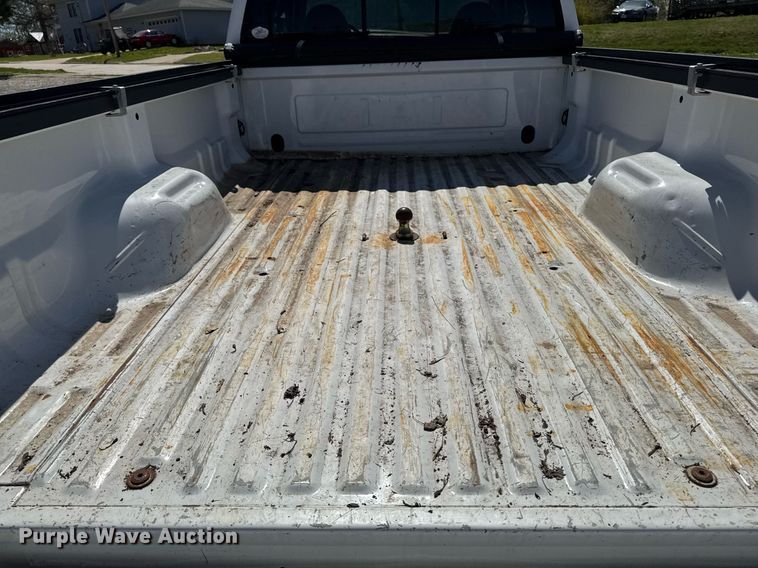 image for item EM3817 2000 Ford F250 Super Duty SuperCab pickup truck