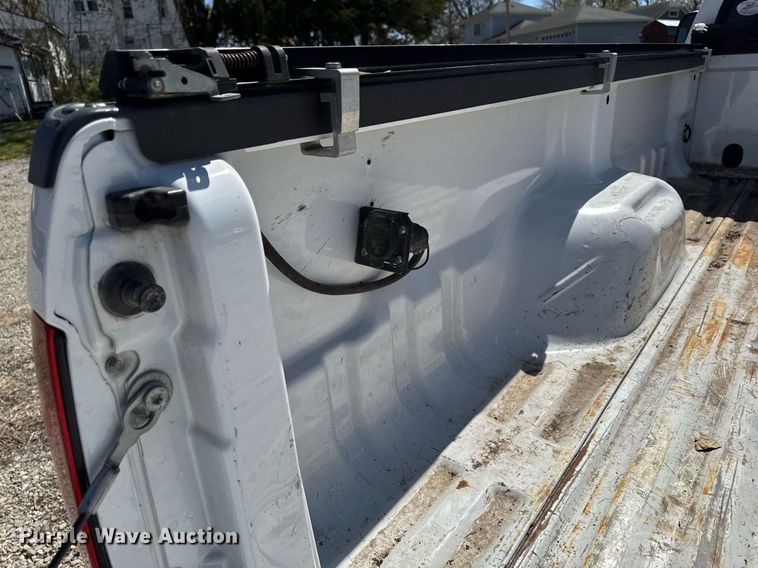 image for item EM3817 2000 Ford F250 Super Duty SuperCab pickup truck