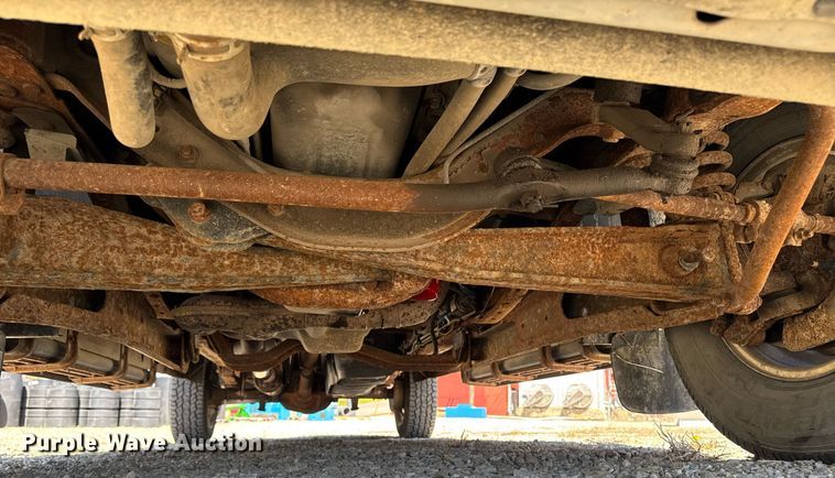 image for item EM3817 2000 Ford F250 Super Duty SuperCab pickup truck