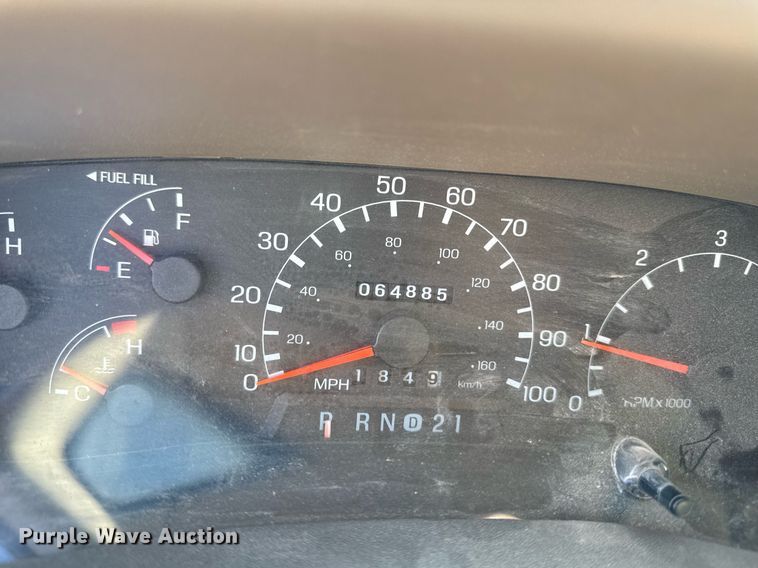 image for item EM3817 2000 Ford F250 Super Duty SuperCab pickup truck