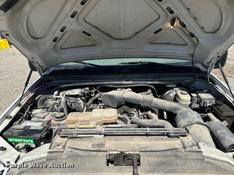 image for item EM3817 2000 Ford F250 Super Duty SuperCab pickup truck