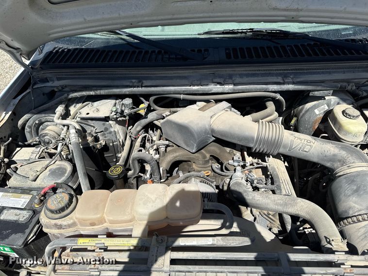 image for item EM3817 2000 Ford F250 Super Duty SuperCab pickup truck