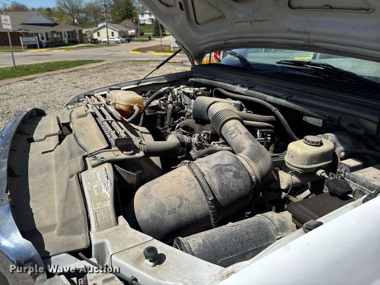 image for item EM3817 2000 Ford F250 Super Duty SuperCab pickup truck