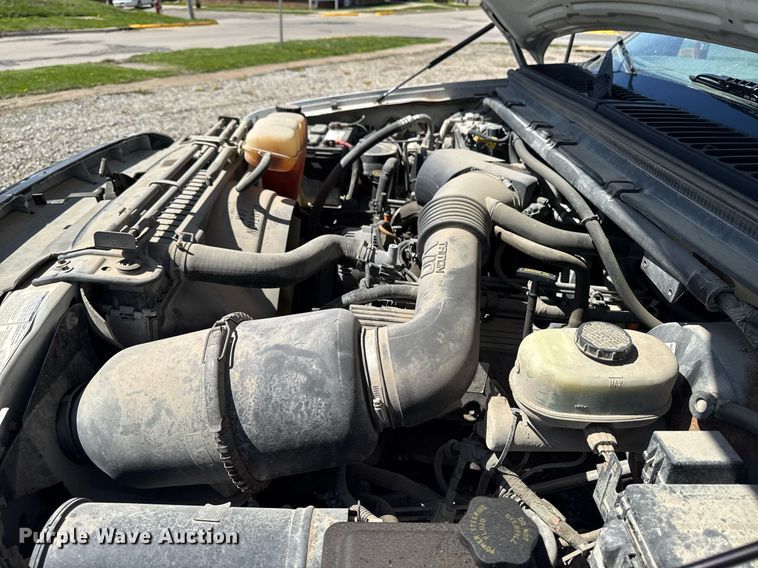 image for item EM3817 2000 Ford F250 Super Duty SuperCab pickup truck