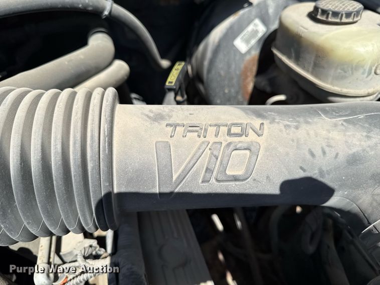 image for item EM3817 2000 Ford F250 Super Duty SuperCab pickup truck