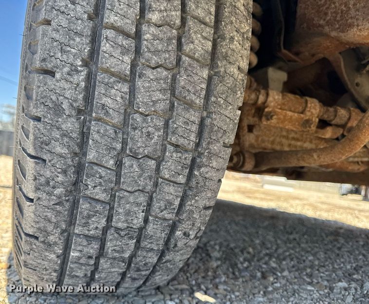 image for item EM3817 2000 Ford F250 Super Duty SuperCab pickup truck