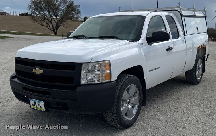 image for item EM3961 2011 Chevrolet Silverado 1500 Ext. Cab pickup truck