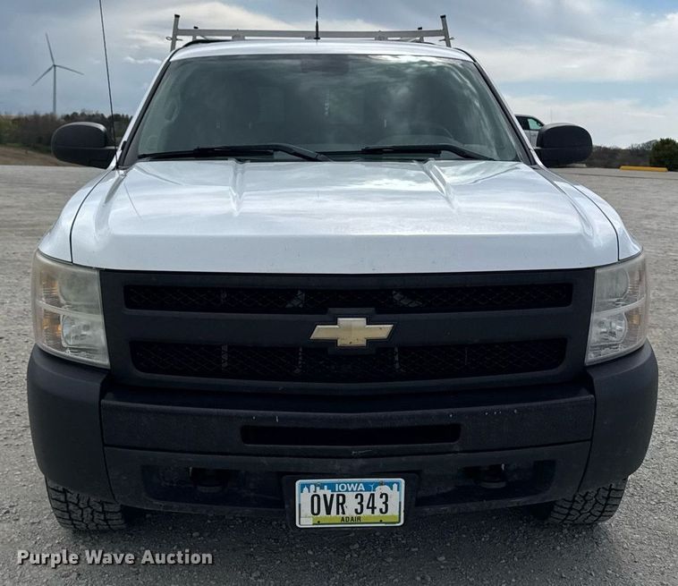 image for item EM3961 2011 Chevrolet Silverado 1500 Ext. Cab pickup truck