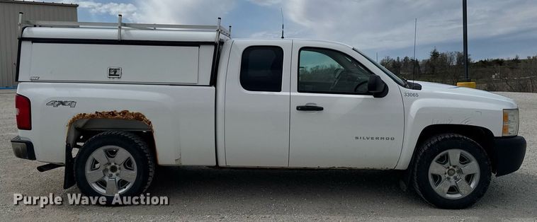 image for item EM3961 2011 Chevrolet Silverado 1500 Ext. Cab pickup truck
