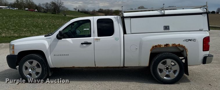 image for item EM3961 2011 Chevrolet Silverado 1500 Ext. Cab pickup truck