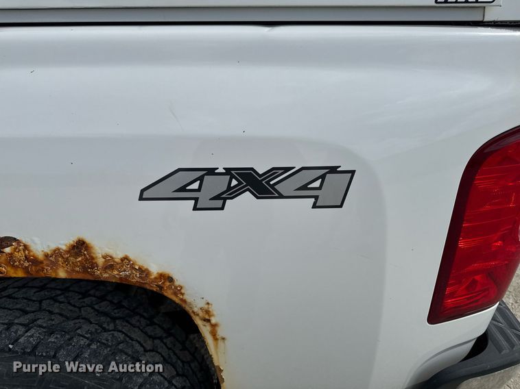 image for item EM3961 2011 Chevrolet Silverado 1500 Ext. Cab pickup truck