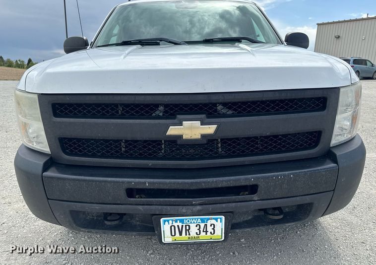image for item EM3961 2011 Chevrolet Silverado 1500 Ext. Cab pickup truck