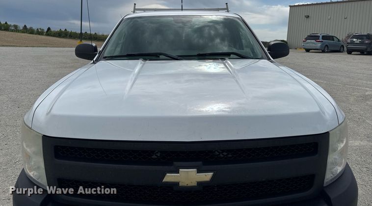 image for item EM3961 2011 Chevrolet Silverado 1500 Ext. Cab pickup truck