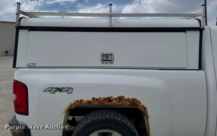 image for item EM3961 2011 Chevrolet Silverado 1500 Ext. Cab pickup truck