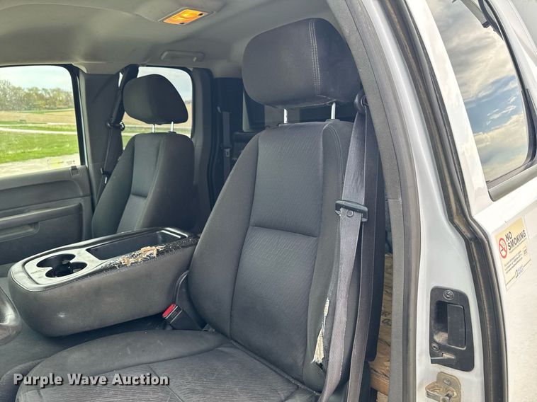 image for item EM3961 2011 Chevrolet Silverado 1500 Ext. Cab pickup truck