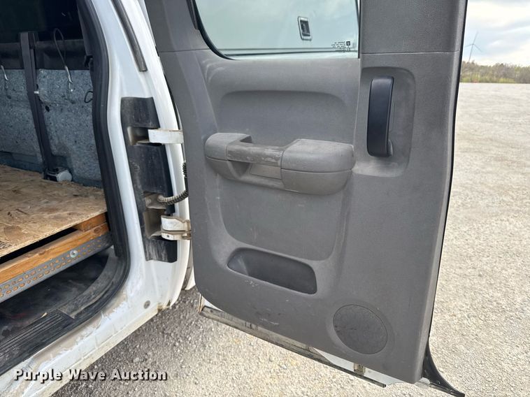 image for item EM3961 2011 Chevrolet Silverado 1500 Ext. Cab pickup truck