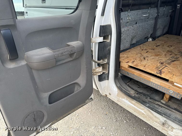 image for item EM3961 2011 Chevrolet Silverado 1500 Ext. Cab pickup truck