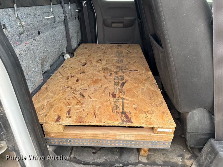 image for item EM3961 2011 Chevrolet Silverado 1500 Ext. Cab pickup truck