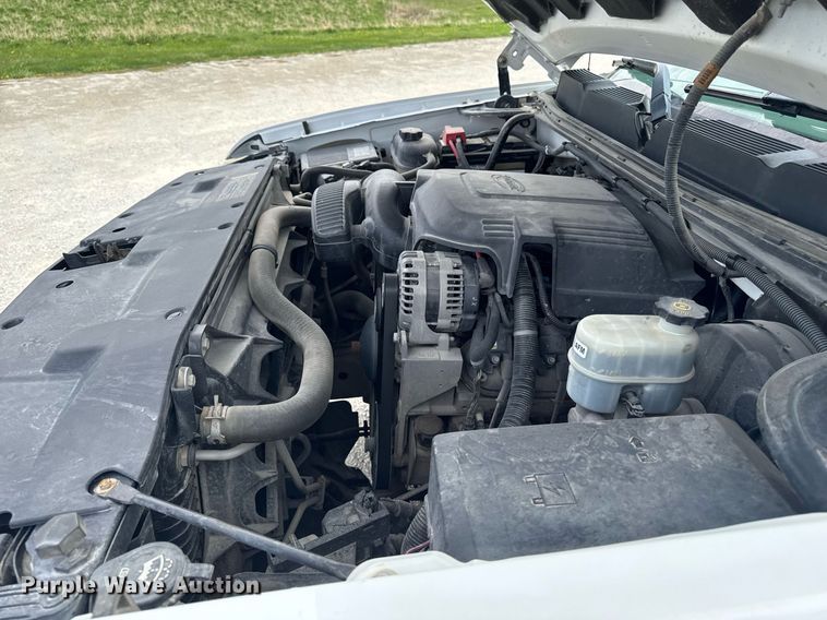 image for item EM3961 2011 Chevrolet Silverado 1500 Ext. Cab pickup truck