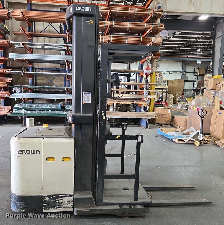 image for item EM6023 2014 Crown SP3505-30 order picker