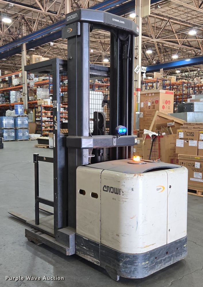 image for item EM6023 2014 Crown SP3505-30 order picker