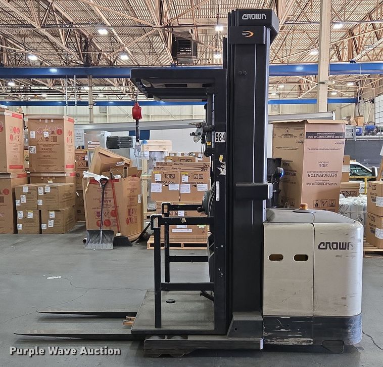 image for item EM6023 2014 Crown SP3505-30 order picker