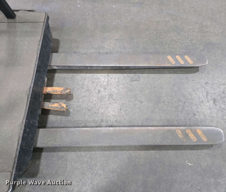 image for item EM6023 2014 Crown SP3505-30 order picker