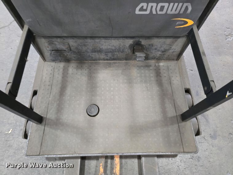 image for item EM6023 2014 Crown SP3505-30 order picker